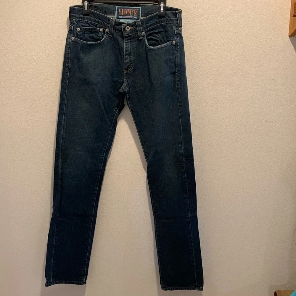 Levi’s The Original Jean Skinny 511. Dark Wash. Great Condition. 32/34.